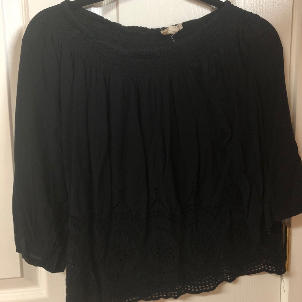 Off the shoulder 3/4 sleeve shirt